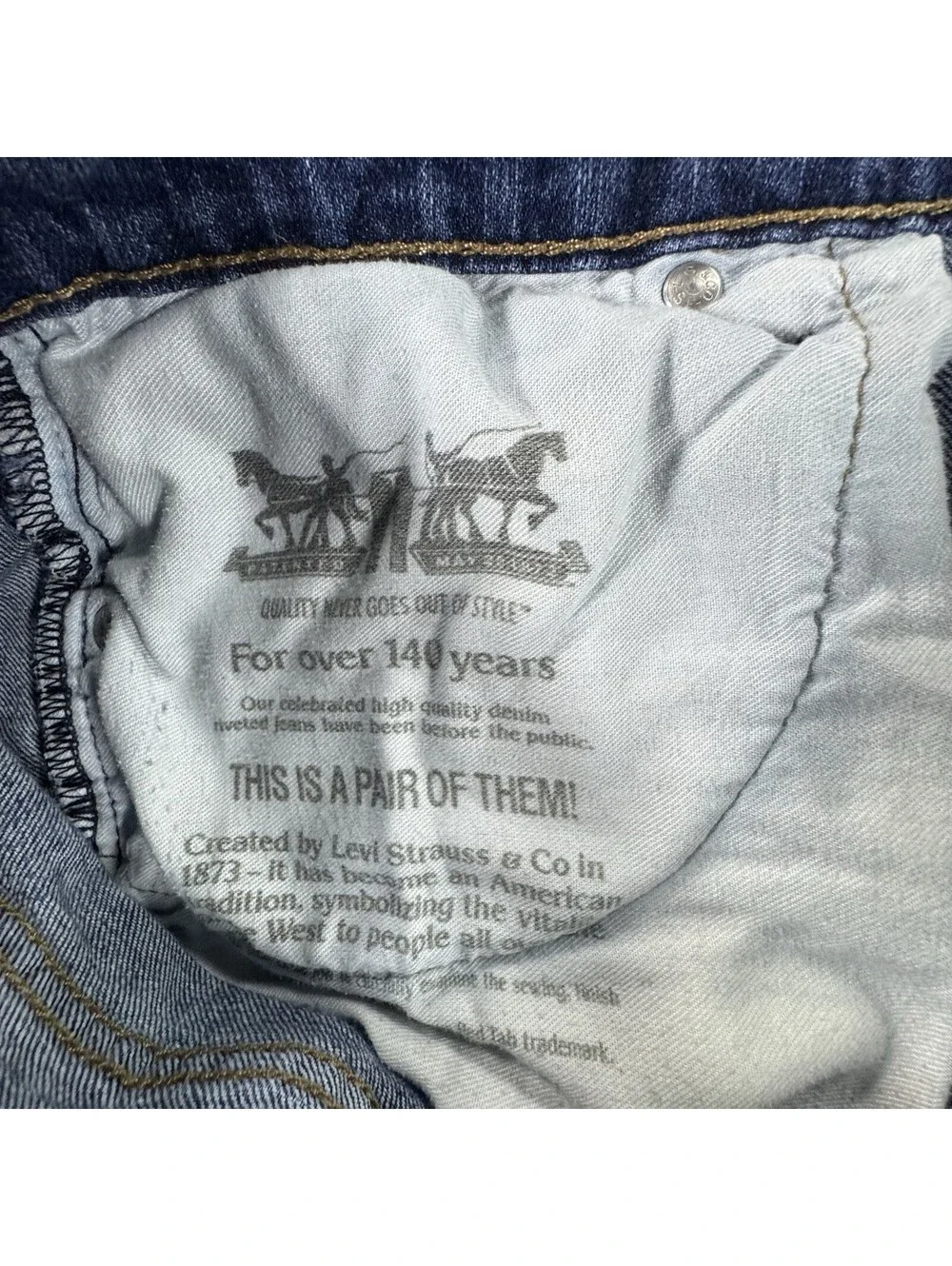 Levis levi 559